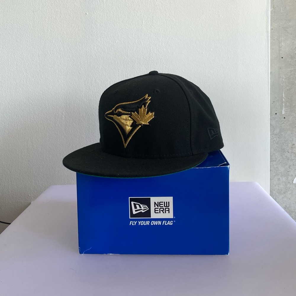 Blue Jays - Octobers Very Own New Era Fitted Cap (Sz7 1/8) Gently used